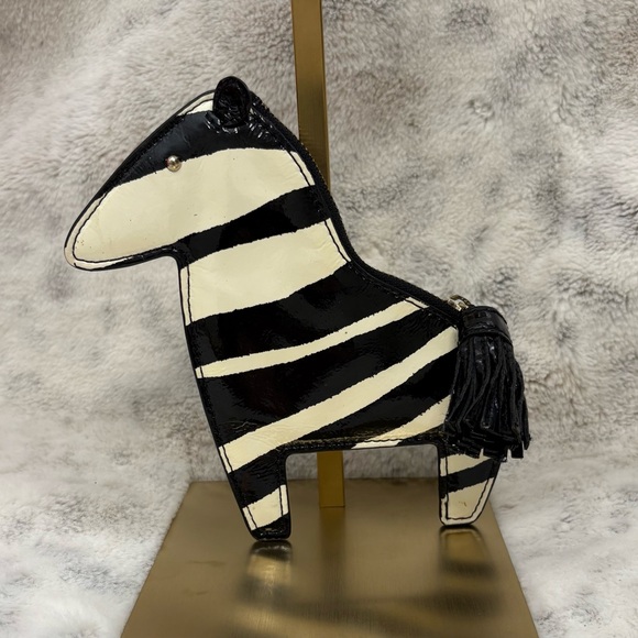 Kate Spade ♠️ Zebra Coin pouch with Metal zipper. Collector Rare patent leather - Picture 2 of 4